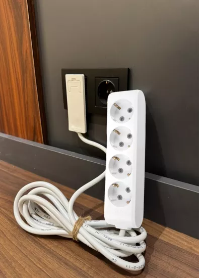 Gündüz Elektromarket Güvenli Ultra İnce Fişli 4’lü Grup Priz 20 metre Çoklu Fişli Beyaz