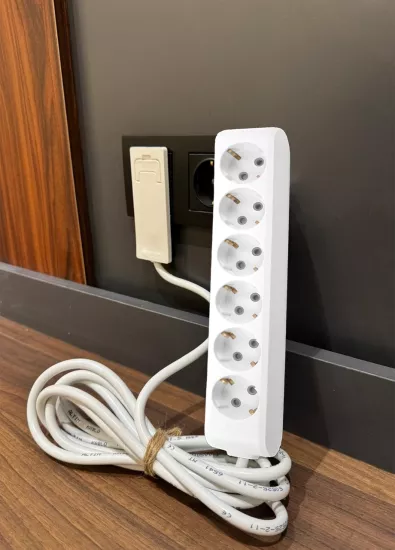 Gündüz Elektromarket Dayanıklı Ultra İnce Fişli 6’lı Grup Priz 20 metre Çoklu Fişli Beyaz