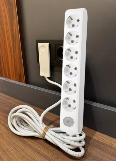 Ultra İnce Fişli 6’lı Grup Priz 25 metre Anahtarlı Beyaz